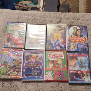 8 Kids Christmas DVD’s